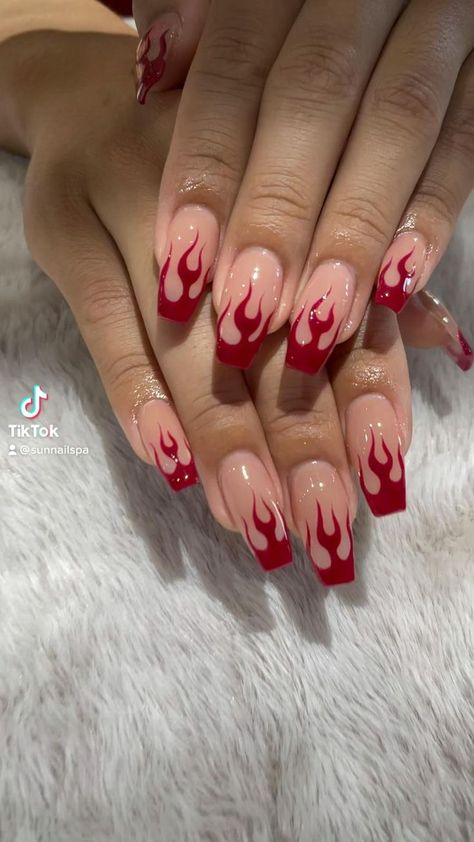 Red Fire Nails Designs, Nail Fire Art Red, Nail Art Aesthetic Red, Red Snake Nails, Devil Nails Designs, Red Fire Nails, Cute Red Nail Ideas, Red Flame Nails, Devil Nails