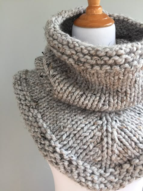 Knit Stockinette Bandana Cowl Scarf Pattern (Free) — Ashley Lillis Knitting Patterns Free Scarf Cowls, Knit Bandana, Bandana Cowl, Knit Cowl Pattern Free, Knitted Cowl, Knitted Cowl Scarves, Knitting Patterns Free Scarf, Scarf Patterns, Lion Brand Wool Ease