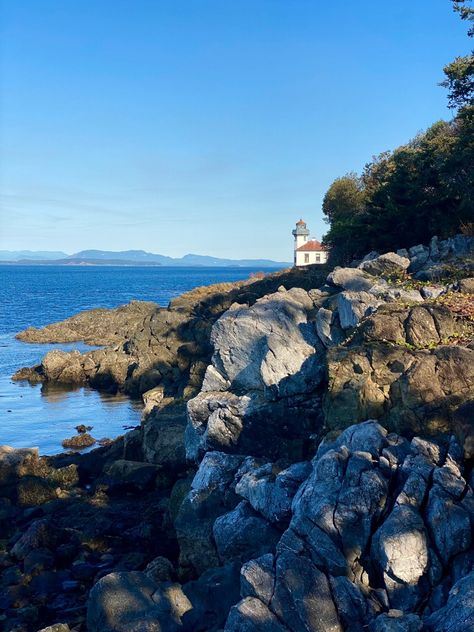 A Week-Long Travel Guide to San Juan Island Pnw Vibes, San Juan Islands Washington, San Juan Island, San Juan Islands, Island House, Island Art, Fall Travel, Chapel Wedding, Usa Travel