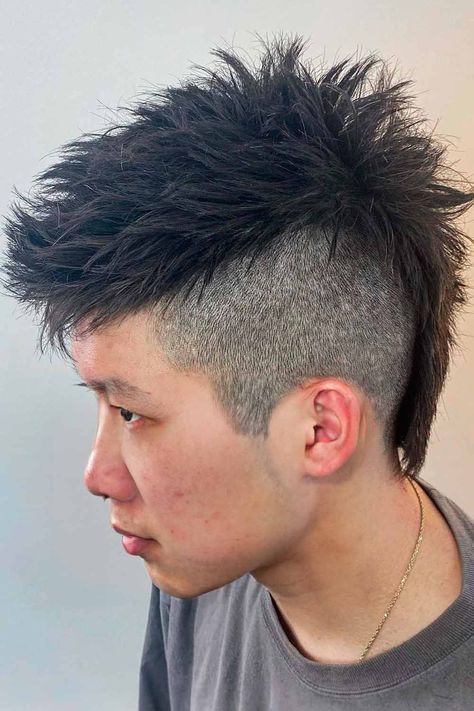 Mohawk Straight Hair Men, Mohawk With Rat Tail, Mohawk Hairstyles Men Long, Short Mowhak Hairstyle Mens, Punk Mohawk Mullet, Punk Male Hairstyles, Punk Rock Haircut, Short Punk Mullet, Chicano Hairstyles Men