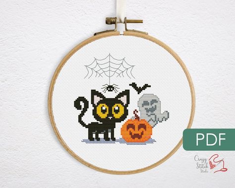 Halloween Cat Cross Stitch, Small Halloween Cross Stitch, Cross Stitch Halloween, Black Cat Cross Stitch, Halloween Cross Stitch, Funny Embroidery, Cross Stitch Quotes, Chat Halloween, Xstitch Patterns