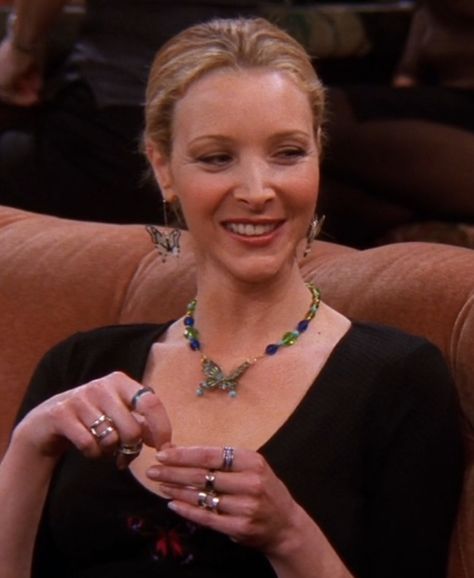 Phoebe Rings Friends, Phoebe Buffay Accessories, Phoebe Buffay Necklace, Phoebe Buffay Jewelry, Phoebe Buffay Rings, Phoebe Rings, Lizzie Mcguire Fashion, Monica And Phoebe, Phoebe Buffay Style