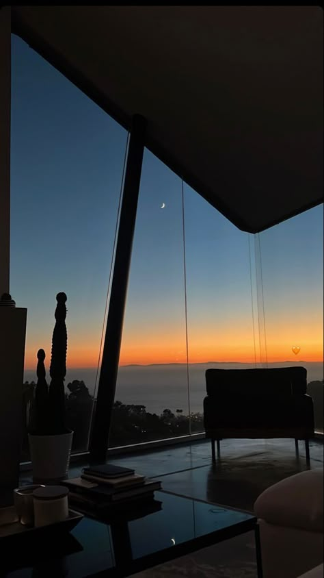 House With Sunset View, Mansion Wallpaper, Malibu Beach House, Ease Your Mind, House Viewing, Sunset View, Dream House Rooms, Dream Apartment, Sunset Pictures