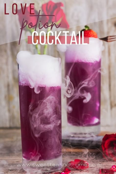 Halloween Cocktails For A Crowd, Dry Ice Halloween, Love Potion Cocktail, Dry Ice Cocktails, Dry Ice Drinks, Cocktails For A Crowd, Cocktail Halloween, Halloween Party Drinks, Halloween Drinks Alcohol