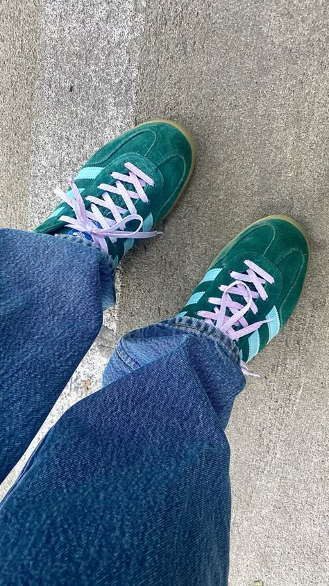 Green and blue adidas with pink laces Green And Pink Sneakers, Green And Pink Adidas, Pink And Green Sambas, Green And Pink Shoes, Pink And Green Adidas, Green Samba Outfit, Pink Shoes Aesthetic, Adidas Samba Pink, Satellite Stompers