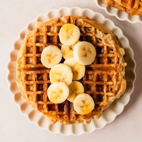 Banana waffles are golden brown and fluffy waffles filled with fresh banana puree. They're easy to make and make the perfect quick family breakfast. Banana Waffles Easy, Banana Waffle Recipe, Fluffy Recipe, Banana Puree, Banana Waffles, Fluffy Waffles, Waffles Easy, Homemade Waffles, Cinnamon Milk