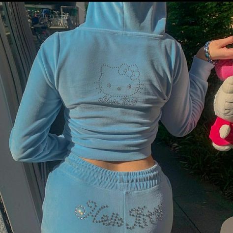 Hello Kitty Sweatpants, Hello Kitty Hoodie, Green Oversized Sweater, Winter Aesthetics, Hello Kitty Sweatshirt, Set Anime, Women Cartoon, Velvet Sweater, Red Knit Sweater