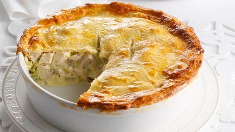 Aussie beef and oyster pie recipe - 9kitchen Ham And Leek Pie, Bacon Pie Recipe, Chicken And Leek Pie, Bacon Pie, Leek Pie, Savoury Pies, Chicken And Bacon, Chicken Ham, Pie Maker