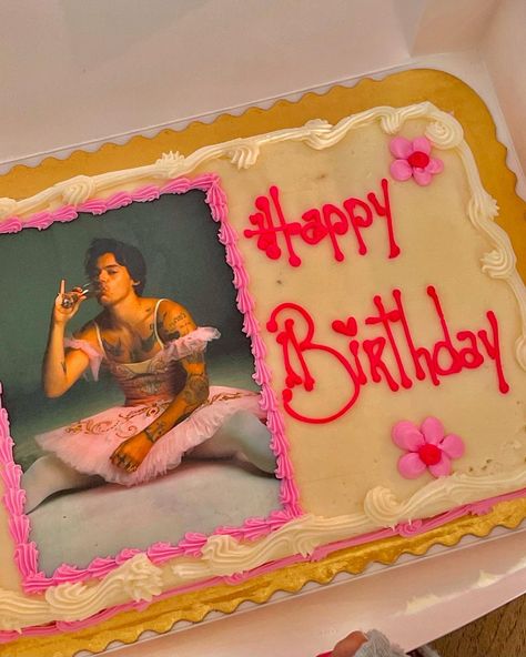 Harry Styles Themed Birthday Cake, Harry Styles Sweet 16 Cake, Harry Styles Inspired Cake, 18th Birthday Cake Harry Styles, Harry Styles Cake, Harry’s House Birthday Cake, Harry Styles Ballerina, Harry Styles Birthday, Perfect Handwriting