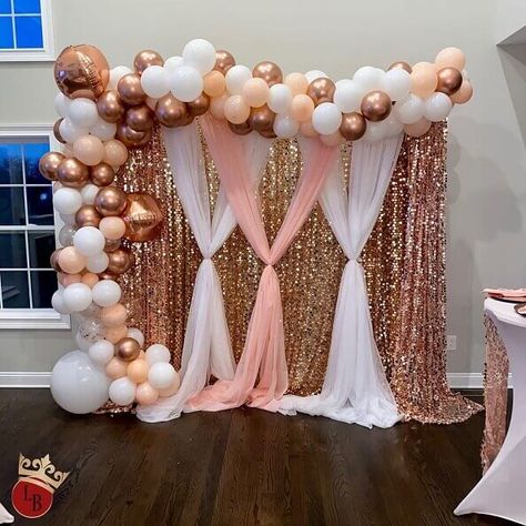 Rose Gold Party Backdrop, White And Rose Gold Party Theme, Pink White And Gold Decorations, Rose Gold Banquet Decor, Pink Rose Gold And White Decorations, Rose Gold Backdrop Ideas, Rose Gold And Cream Party Decor, Rose Gold And White Wedding Decorations, Rose Gold And Pearls Decorations