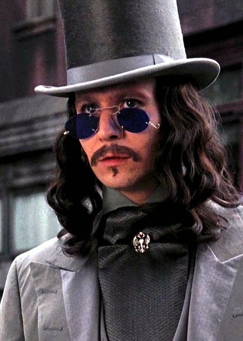 Eiko Ishioka, Vampire Movies, Bram Stoker's Dracula, Count Dracula, Vampires And Werewolves, Francis Ford Coppola, Bram Stoker, Gary Oldman, Michael Fassbender