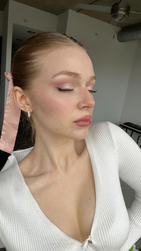 one day i’ll stop picking on my acne (i dont think so actually…) but here is a cute ballerina makeup look Makeup: @narsissist radiant… | Instagram Makeup For Ballet Recital, Ballerina Core Makeup, Recital Makeup, Ballet Makeup, Ballerina Makeup, Ballet Recital, Dance Makeup, Beautiful Makeup, Acne