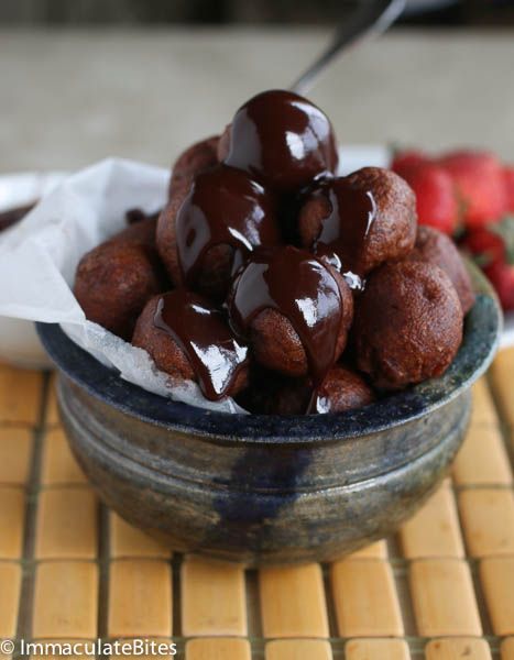 Jump to Recipe Print Recipe      Chocolate Puff Puff – deep fried dough that is slightly crunchy on the outside and chewy on the inside with a touch of sweetness paired with chocolate sauce that is ready to swoon you over. A sweet version of the classic and popular African snacks Puff Puff. For … African Snacks, Quick Appetizer Recipes, Happy Hour Appetizers, Chocolate Puff, Puff Recipe, Puff Puff, Fried Dough, Caribbean Recipes, African Food