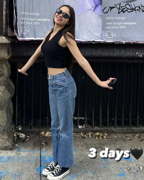 Olivia Rodrigo Outfits Casual, Olivia Rodrigo Outfits Inspiration, Olivia Rodrigo Street Style, London Trip Outfit, Olivia Rodrigo Outfit, Olivia Rodrigo Outfits, Olivia Outfits, Outfits To Recreate, Office Fits