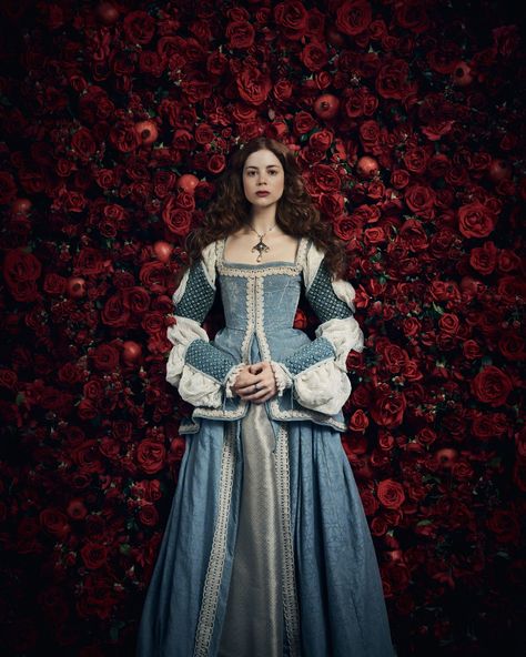 The Spanish Princess Spoilers, Casting Rumors, Release Date and Details Charlotte Hope, The Spanish Princess, Tudor Fashion, Spanish Princess, The White Princess, Catherine Of Aragon, White Princess, Princess Costume, Medieval Dress