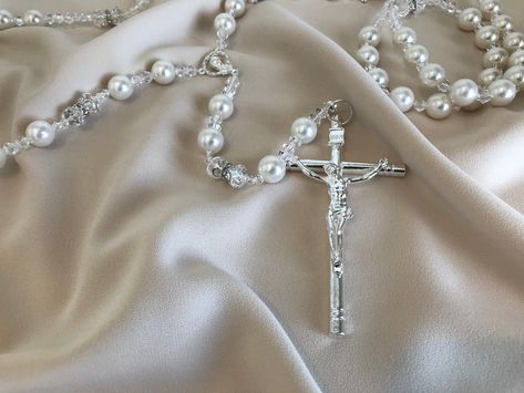 "Traditional wedding lasso made with ivory pearls and crystals. Features a 4\" tall crucifix. Measures 39\" top to top approx. Please contact me if you want to order a special design for you. ----- POLICIES Payment Payment must be received within 24 hours of purchase. If payment is not received within a reasonable amount of time and no contact has been made by the buyer explaining the delay, the transaction will be canceled and the item will be re-listed. Shipping We ship via USPS Regular Servic Wedding Lazo, Wedding Lasso, Bridal Mask, Candle Wedding Decor, Unity Candle, Vintage Style Wedding, Ivory Pearl, Pearl Wedding, Style Wedding