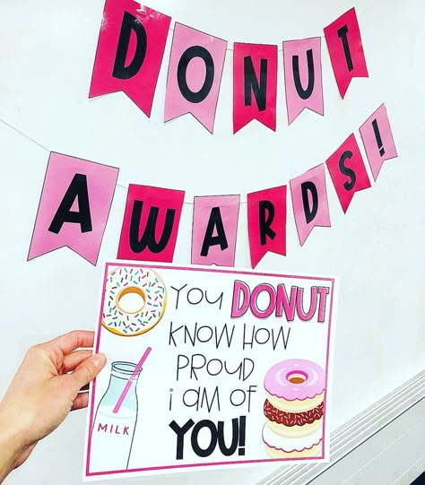 Donut Student Gift, Donut End Of School Party, End Of The Year School Party Ideas, End Of The Year Activities Elementary, End Of The Year Student Gifts, Donut Theme Classroom, Donut Classroom, End Of Year Countdown, End Of School Year Party