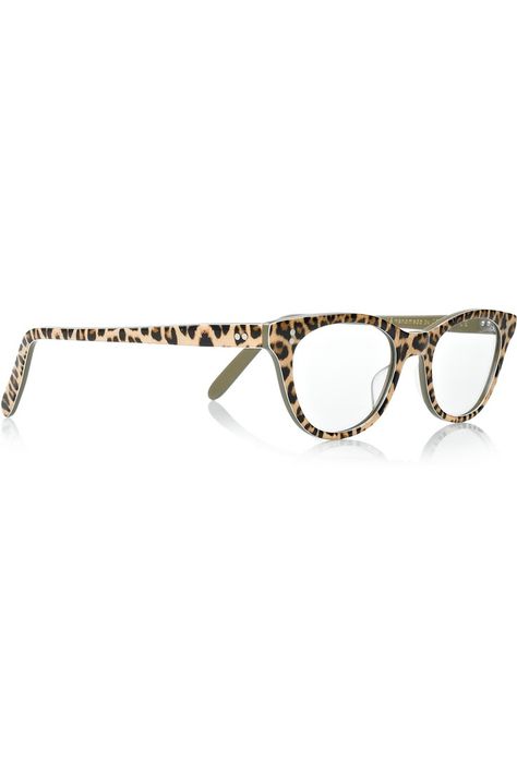 It’s a jungle out there. Seriously, the animal print trend is as strong as ever. Animal prints, are a neutral palette that can be paired with just about anything (Huffington Post). Ani… Leopard Print Glasses, Black Scrubs, Four Eyes, Animal Print Fashion, Cutler And Gross, Estilo Preppy, Looks Street Style, Optical Glasses, Eye Glasses