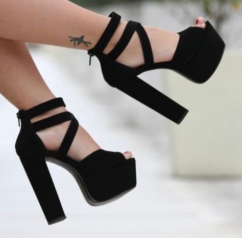 Comfortable High Heels Shoes, Black Heels Prom, Prom Shoes Black, Diy Heels, Pretty Heels, Fashion Shoes Heels, Cute Shoes Heels, Shoes Outfit Fashion, Prom Heels