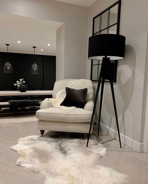 Hall Decorating Ideas, Foyer Design Ideas, Reindeer Hide, Entrance Foyer Design, Black And White Living Room, Apartment Living Room Design, Black Living Room, Future Apartment Decor, Entrance Foyer