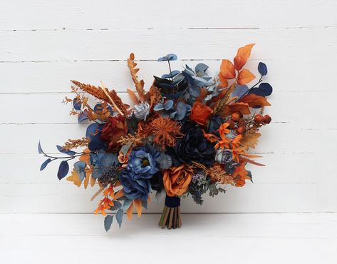 Blue Orange Bouquet, Navy Blue Burnt Orange Wedding, Dark Blue Wedding Theme, Navy Blue Wedding Bouquets, Wedding Bouquet Fall, Navy Wedding Bouquet, Navy Blue Bouquet, Backyard Engagement, Bouquet Fall Wedding