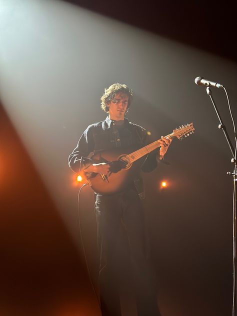 Tamino Amir on stage playing guitar cool lighting concert Photo creds:me Tamino Amir Aesthetic, Tamino Amir, Artist Marketing, Shoot Moodboard, Prince Of Egypt, Aesthetic Picture, Concert Photography, Under The Stars, Art Inspiration Drawing