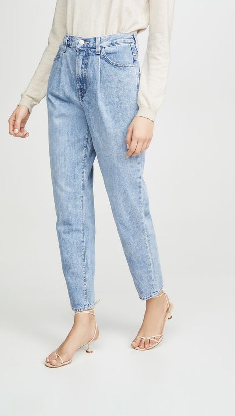 J Brand Pleat Front Peg Jeans Denim Trousers Outfit, Where To Buy Jeans, Denim Pants Outfit, Pegged Jeans, Salsa Shoes, What Not To Wear, Trouser Outfit, Pants Outfit Casual, Buy Jeans