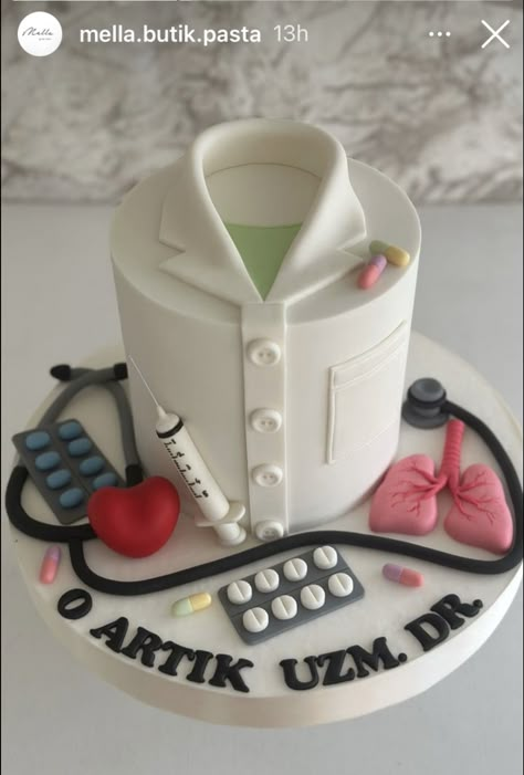 Doctor Graduation Cake, Pastry Chef Cake, College Graduation Cakes, Medical Cake, Graduation Cake Designs, Cake Designs For Boy, Cake Design For Men, Doctor Cake, Cake Designs For Girl