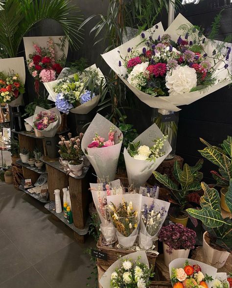 Florist Shop Aesthetic, Florist Aesthetic, Boquette Flowers, Shop Aesthetic, Florist Shop, Flower Shower, Nothing But Flowers, Flower Therapy, Language Of Flowers