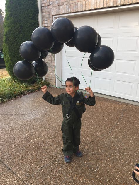 Paratrooper Costume, Diy Parachute, Parties Ideas, Costume For Kids, Costume Diy, Diy Costumes, School Projects, For Kids, Halloween