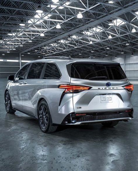 Toyota Sienna, Toyota, Bmw Car, Suv Car, Suv, Bmw, Cars, Vehicles