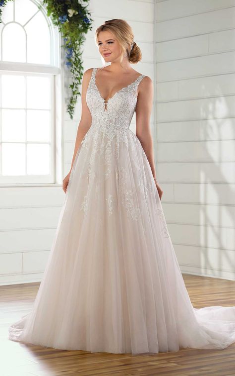 A Line Princess Wedding Dresses Kleider, Simple Aline Wedding Dress Kleider, A Line Tulle Wedding Dress V Neck, Aline Lace Wedding Dress Kleider, V-neck Lace Bodice Wedding Dress, Hourglass Figure Dress, 21 December, Rembo Styling, Civil Wedding Dresses