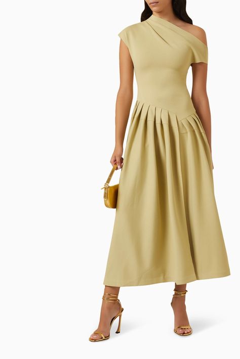 Fashion Women's Clothing, Shoes & Accessories | Vestes Novas Minimal Fits, Asymmetrical Gown, Pear Shape Fashion, Pear Shaped Outfits, Short Maxi Dress, Design Journal, Modesty Outfits, Dress Stores Online, Office Attire