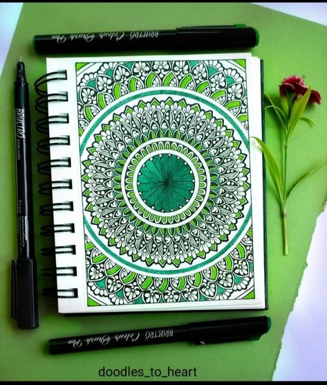 Green Mandala Art, Coloured Mandala, Gel Pen Art, Drawing Mandalas, Colourful Mandala, Mandala Sketch, Doodle Art For Beginners, Cartoon Art Drawing, Green Mandala