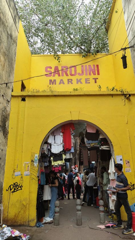 Sarojini Nagar, Marketing