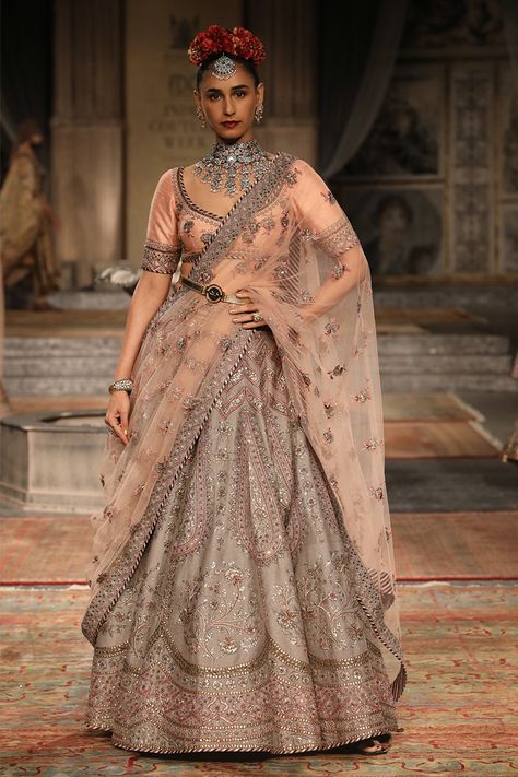 India Couture Week 2022 Jj Valaya, Fashion Highlights, Best Designer Dresses, Red Lehenga, Indian Couture, Couture Designers, Couture Week, Embroidery Blouse Designs, Designs For Dresses