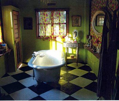 betsey johnson's home in gurrerro, mexico Bathroom With Shower Curtain, Celebrity Bathrooms, Bohemian Bathroom, Eclectic Bathroom, Bohemian Kitchen, Dreamy Room, Green Bathroom, Adventure Book, Celebrity Houses