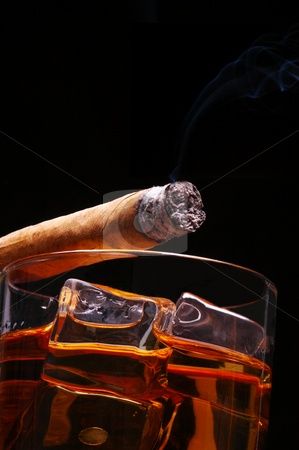 Whiskey Aesthetic, Good Whiskey, Cuban Cigars, Pipes And Cigars, Good Cigars, Fidel Castro, Cigars And Whiskey, Bacardi, Mans World