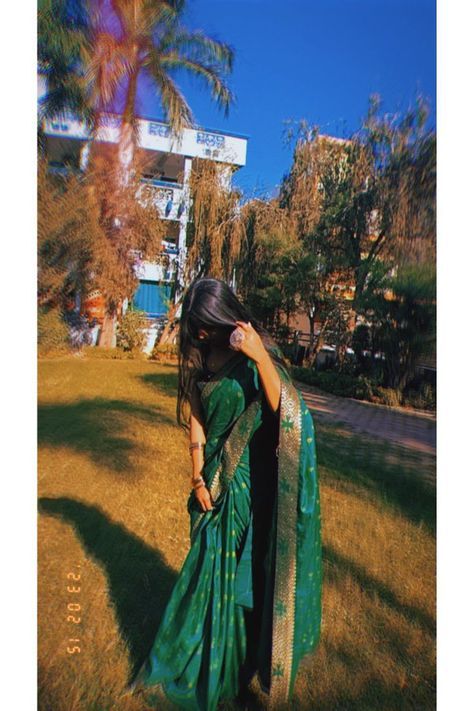 Hide Face Pose Ideas, Saree Pics Poses Selfie, Sari Poses, Sisters Photoshoot Poses, Hide Face, Gals Photos, Bff Photoshoot Poses, Self Portrait Poses, Face Pictures