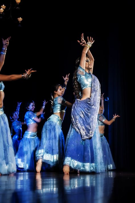 bollywood dance from @ahlannur show! Dance Aesthetic Bollywood, Bollywood Dance Aesthetic, Indian Dances, Bollywood Dance Costumes, Indian Dance Costumes, Bollywood Theme Party, Ball Dance, Bollywood Theme, Western Dance