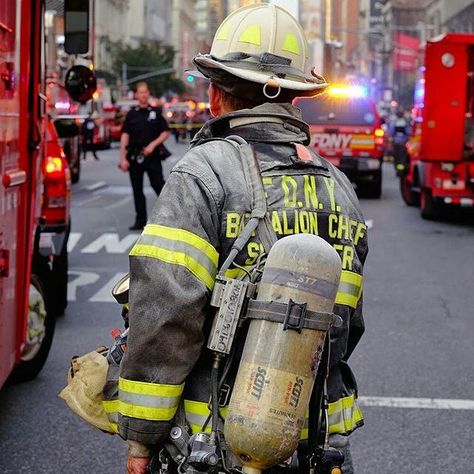 FEATURED POST   @rescueoffire  ___________________________________________  FEATURED POST .  Must follow @chief_miller  Use  #chiefmiller Private pages must DM pictures  Only the best will be posted  Tag your friends . . check out  http://ift.tt/22IZzKM   #firedepartment #firefighter #fire #firefighters #firetruck #fd #brotherhood #chive #kcco #chiver #emt #paramedic #emergency #ambulance #medic #goestojobs #bombeiros #iaff #hot #likes #instalike #instagood #followme #love #instapic #firerescue #ems #fitness Fdny Firefighters, Firefighter Paramedic, Emergency Ambulance, Train Platform, Emt Paramedic, Sharing Economy, Fire Chief, White Horses, Chicago Fire