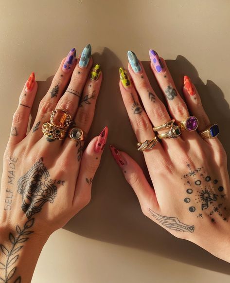 Maximalist Tattoo, Nails Rings, Nail Polish Style, Coffin Shape Nails, Nail Ring, Yes I Did, Skin Art, Nail Games, Finger Tattoos