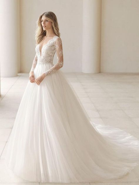 Rosa Clara Wedding Dresses, Ethereal Wedding Dress, Long Sleeve Bridal Dresses, Purple Wedding Dress, Pnina Tornai, Ethereal Wedding, White Wedding Dress, Princess Wedding Dress, Tulle Ball Gown