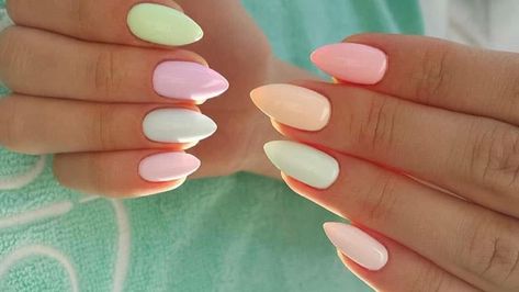 Pastel Almond Shaped Nail Design Types Of Nails Shapes, Ongles Gel French, Almond Shaped Nails Designs, Gel Nails Long, Make Up Gold, Nails Opi, Nail Designs Pictures, Classy Nail Designs, Almond Shape Nails