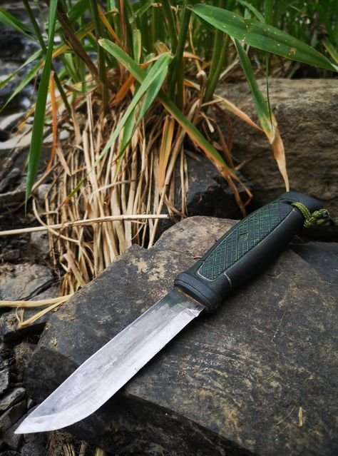 Mora Knife, Bushcraft Tools, Knife Knowledge, Mora Knives, Mini Knife, Belt Knife, Bushcraft Knife, Bushcraft Camping, Craft Knives