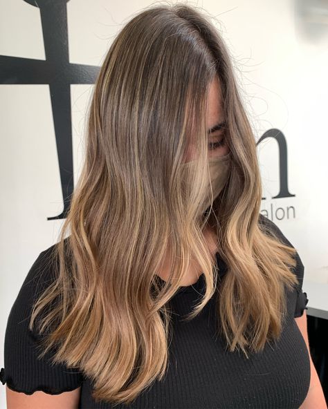 Bronde blonde balayage Balayage On Level 7, Teddy Bear Bronde, Grown Out Balayage, Bronde Balayage, Color Balayage, Brown Balayage, Hair Color Balayage, Grow Out, Blonde Balayage