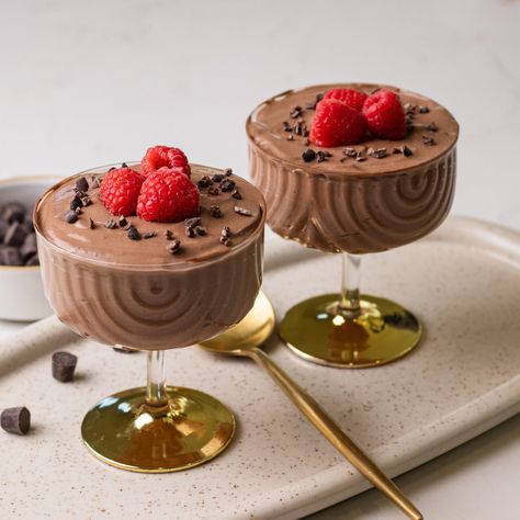 Silken Tofu Chocolate Mousse, Tofu Desserts, Tofu Chocolate Mousse, Tofu Mousse, Chocolate Mouse Recipe, Mouse Recipes, Tofu Dessert, Tofu Protein, Protein Chocolate