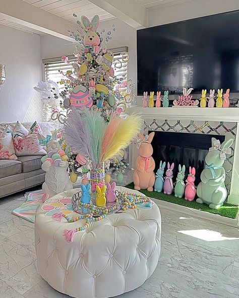 23 EASY Easter fireplace mantel decorating ideas - Clementine Online Easter Fireplace Mantel Decor, Easter Fireplace Mantel, Easter Fireplace Decor, Fireplace Mantel Decorating Ideas, Modern Easter Decor, Easter Mantel, Mantel Decorating Ideas, Modern Easter, Mantel Decorating