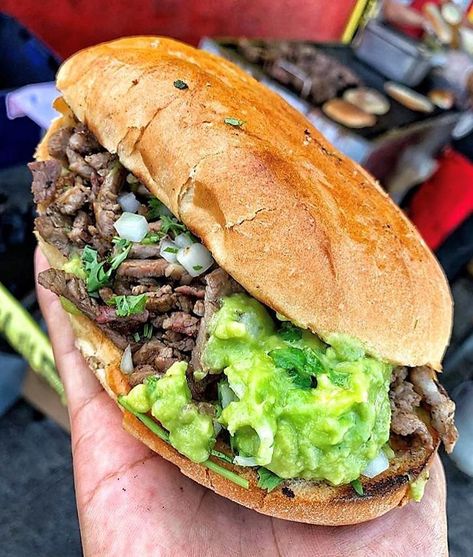 Mexican Tortas, Mexican Food Dishes, Food Traditional, Carne Asada, Restaurant Kitchen, Chicken Burgers, Mexican Food, Pulled Pork, Diy Food