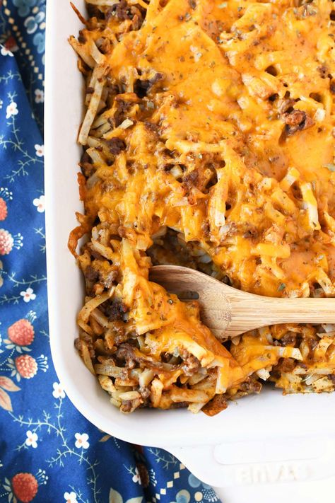 Easy Baked Taco Hashbrown Casserole - Sizzling Eats Taco Bake Casserole With Hashbrowns, Ground Turkey And Hashbrown Recipes, Shredded Hashbrown Casserole Ground Beef, Mexican Hashbrown Taco Casserole, Shredded Hashbrown Taco Casserole, Cheesy Taco Hashbrown Casserole, Taco Potatoes Casserole Oven, Taco Casserole With Hashbrowns, Hashbrown Dinner Casserole